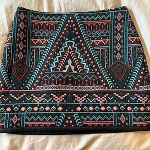 Express size 2 mini skirt beautiful pattern / colors